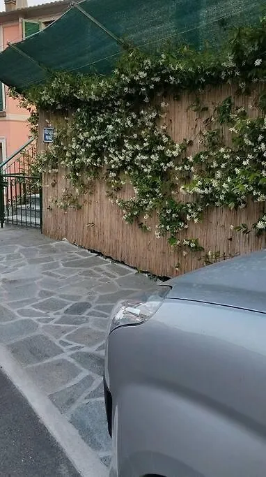 Da Lilli - Un Angolo Di Paradiso Nel Verde Uscio 0*,  Italie